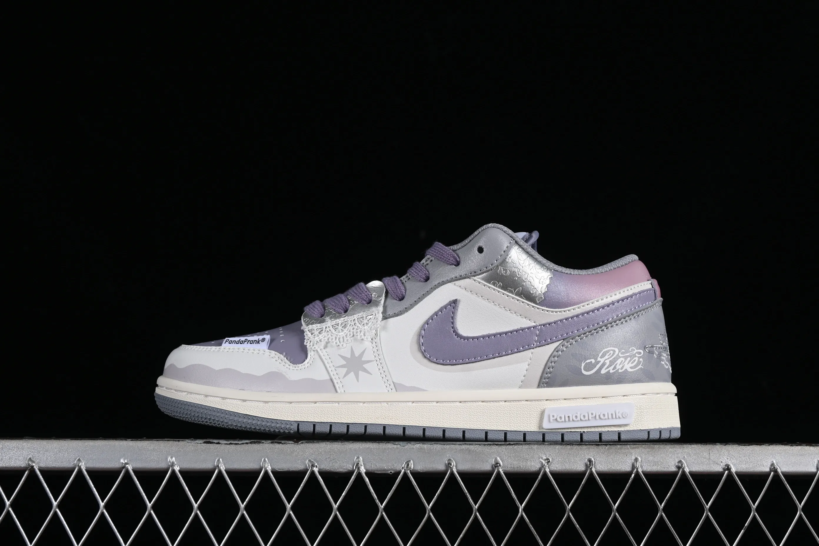All categories Air Jordan Jordan series basketball shoes Air Jordan 1 Low Air Jordan 1 Low AJ1 Joe 1 Panda Prank Modern Wei Realm Gray Series Medal of the Rose Low-top cultural retro basketball shoes 553560-053